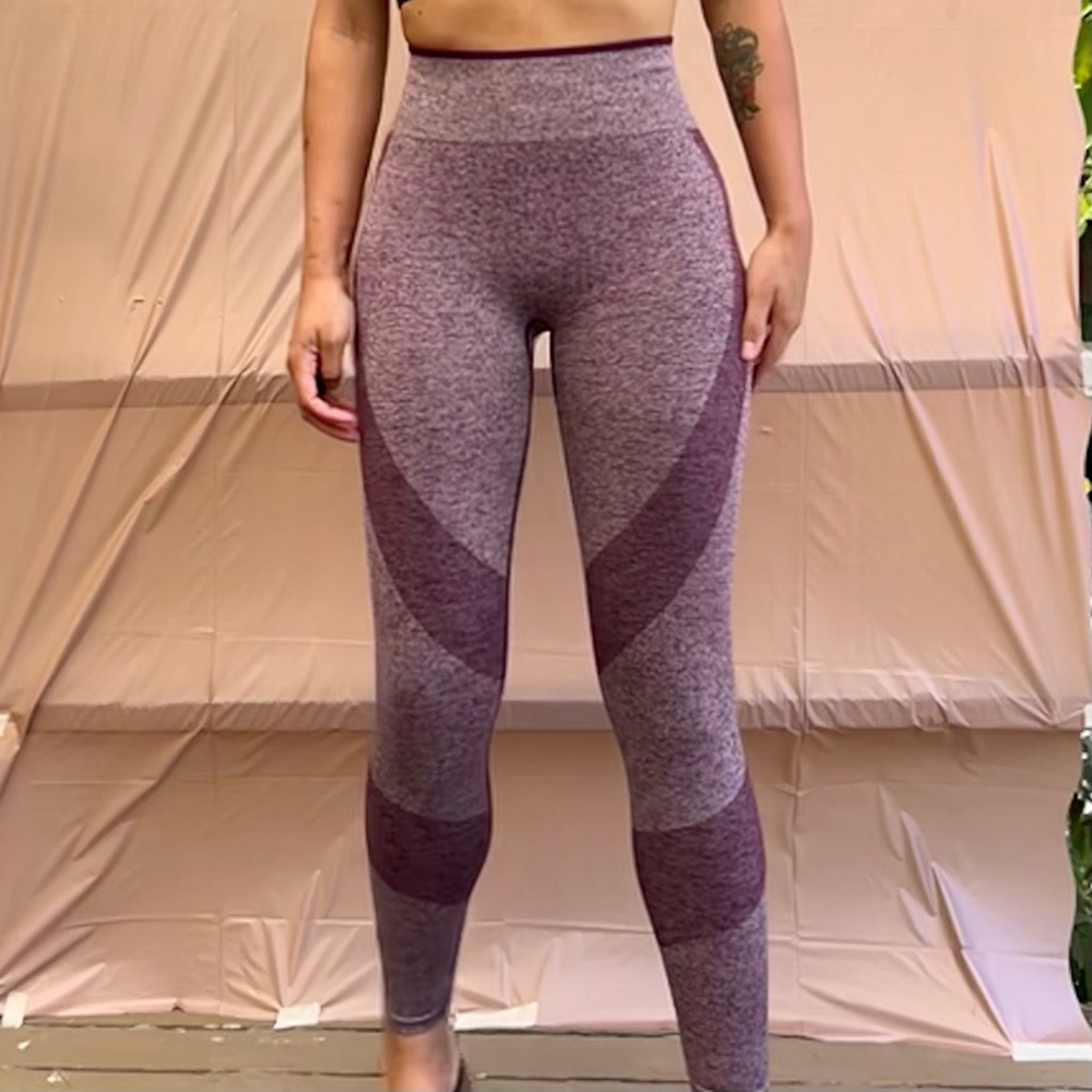 VS PINK workout leggings in mauve sz M